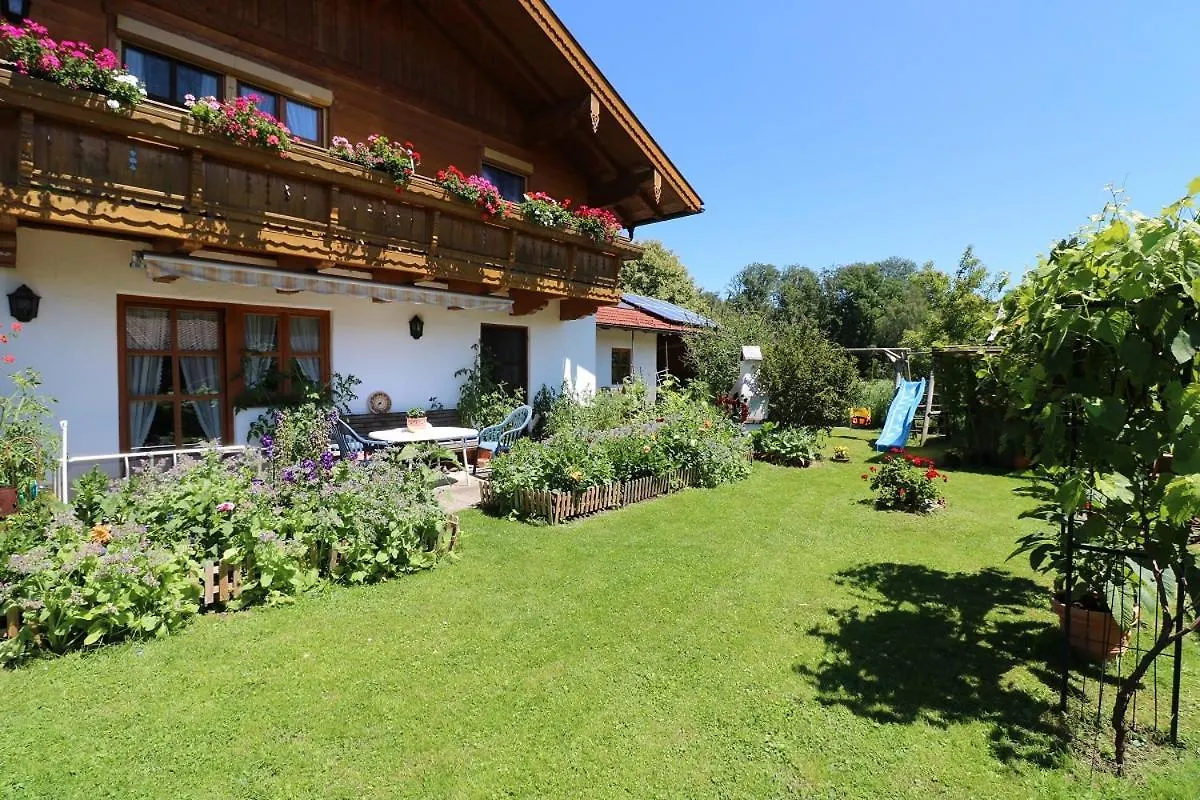 Haus Blumenfeld-Schwaiger Appartement Übersee 0*,